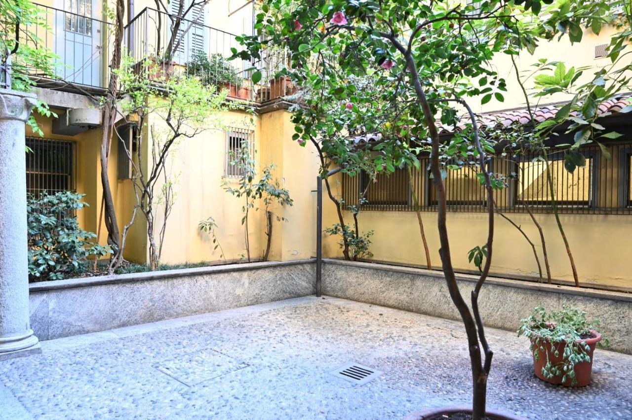 Appartamento Le Guglie In Piazza Castello - Centro Storico Μιλάνο Εξωτερικό φωτογραφία